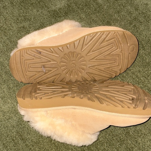 UGG Beige Slippers with Plush Lining - Picture 12 of 13